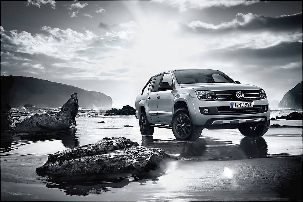 2014-Volkswagen-Amarok-Black-Label_2